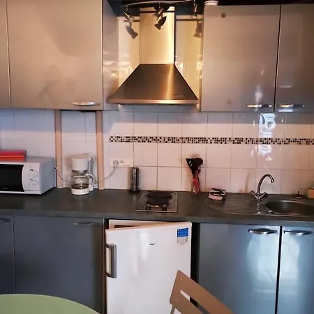 Rdc Centre Ville, Imminente Apartment *